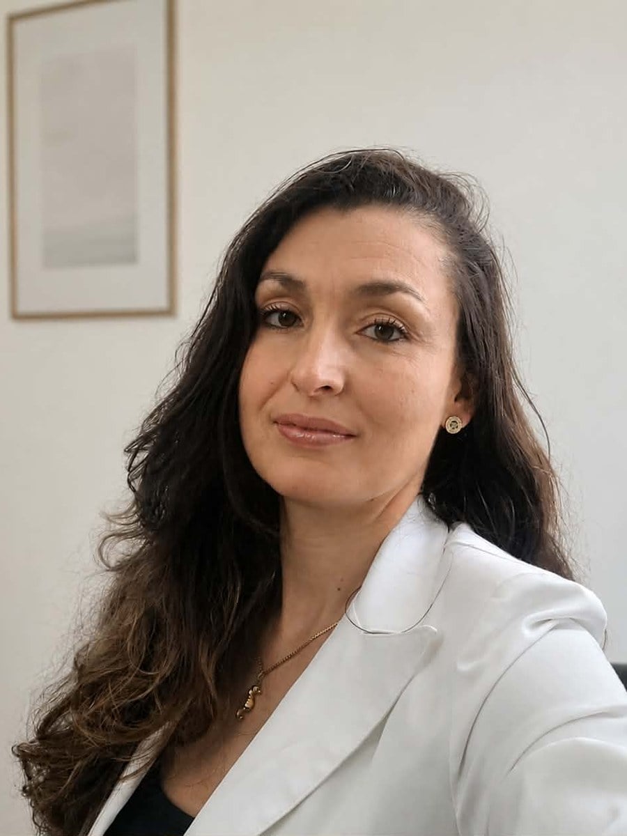 Кристина Николова — Учител